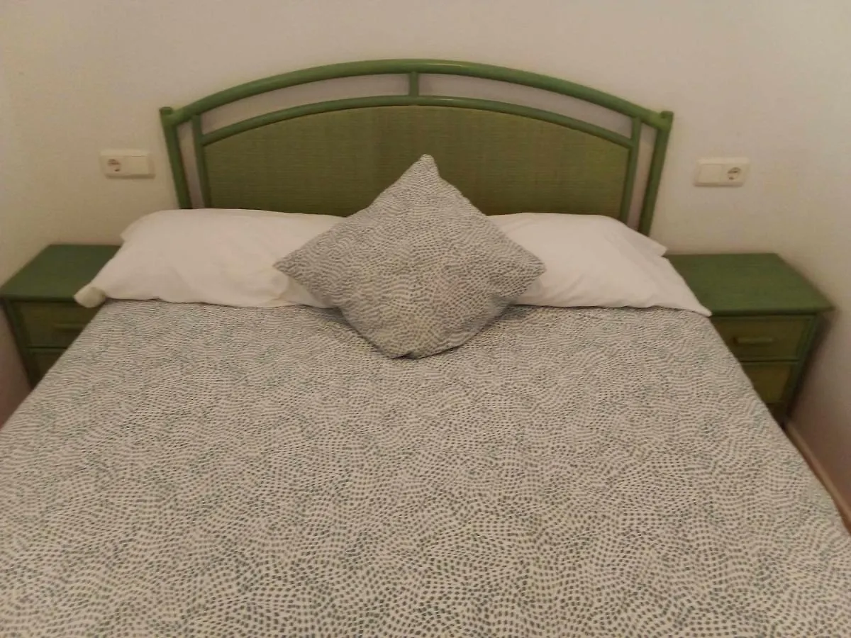 Apartamento De 1 Dormitorio En Calle Vela 贝纳尔马德纳