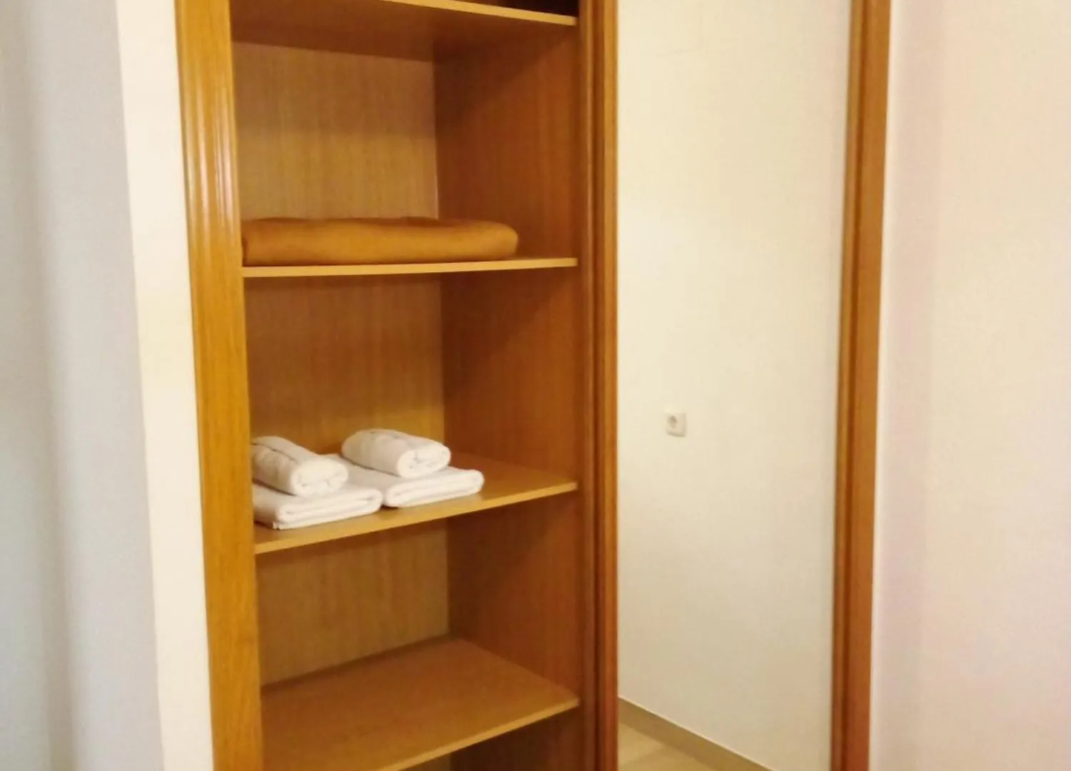 Apartamento De 1 Dormitorio En Calle Vela 贝纳尔马德纳 公寓