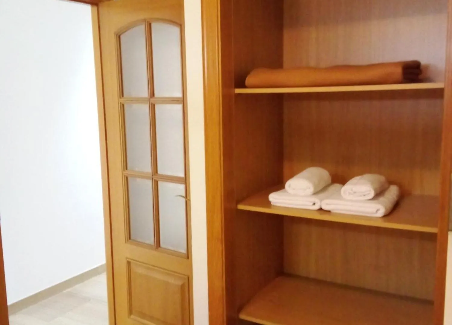 Apartamento De 1 Dormitorio En Calle Vela 贝纳尔马德纳