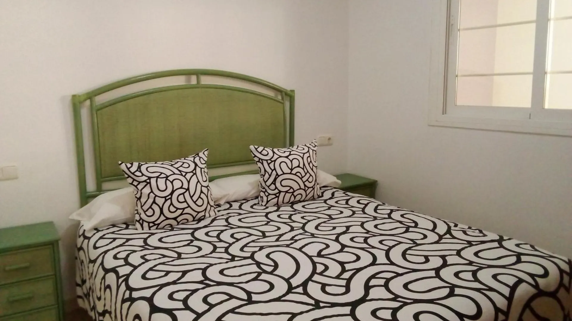 Apartamento De 1 Dormitorio En Calle Vela Benalmadena Spain