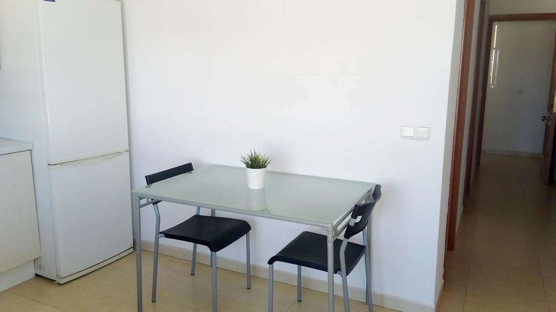 Apartamento De 1 Dormitorio En Calle Vela 贝纳尔马德纳 公寓