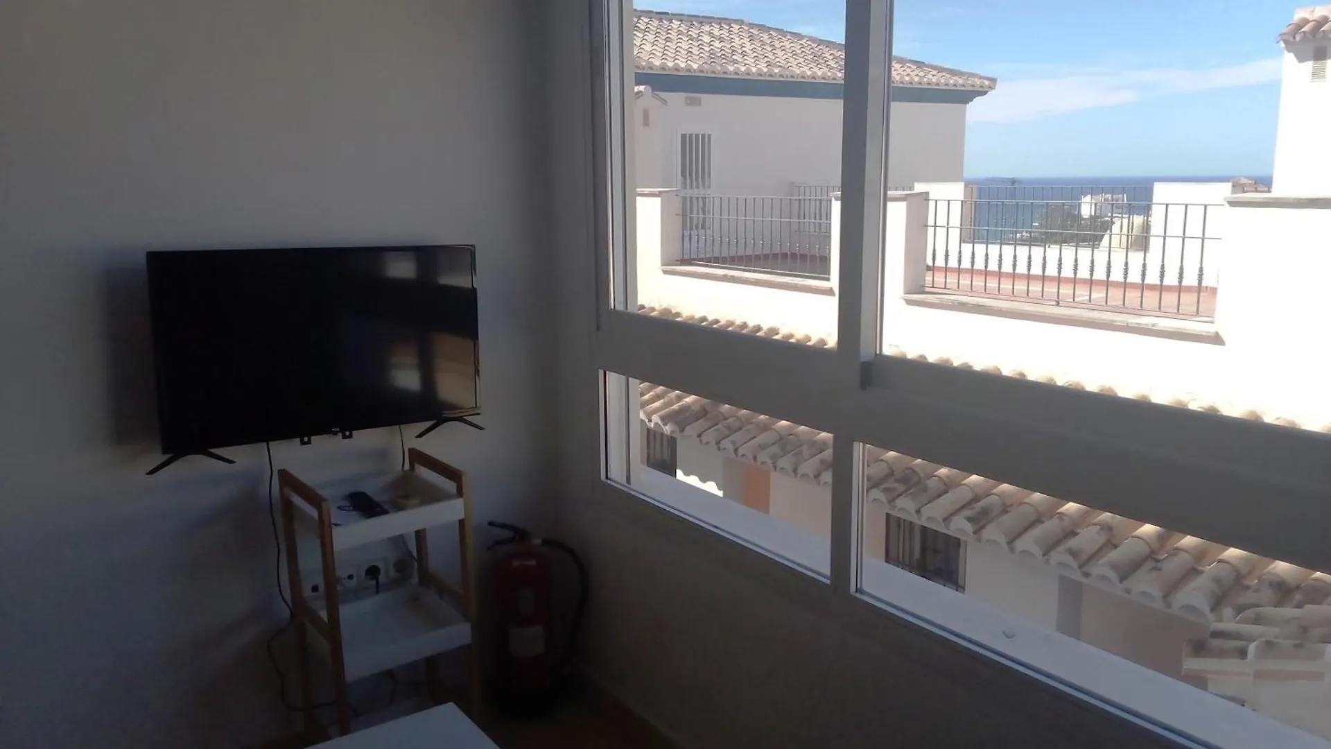 Apartamento De 1 Dormitorio En Calle Vela 贝纳尔马德纳 公寓