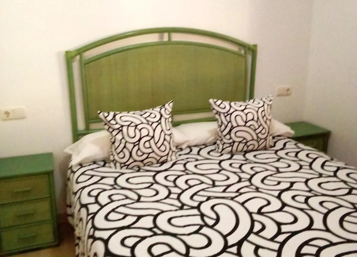 Apartamento de 1 dormitorio en calle Vela Benalmádena 0*,